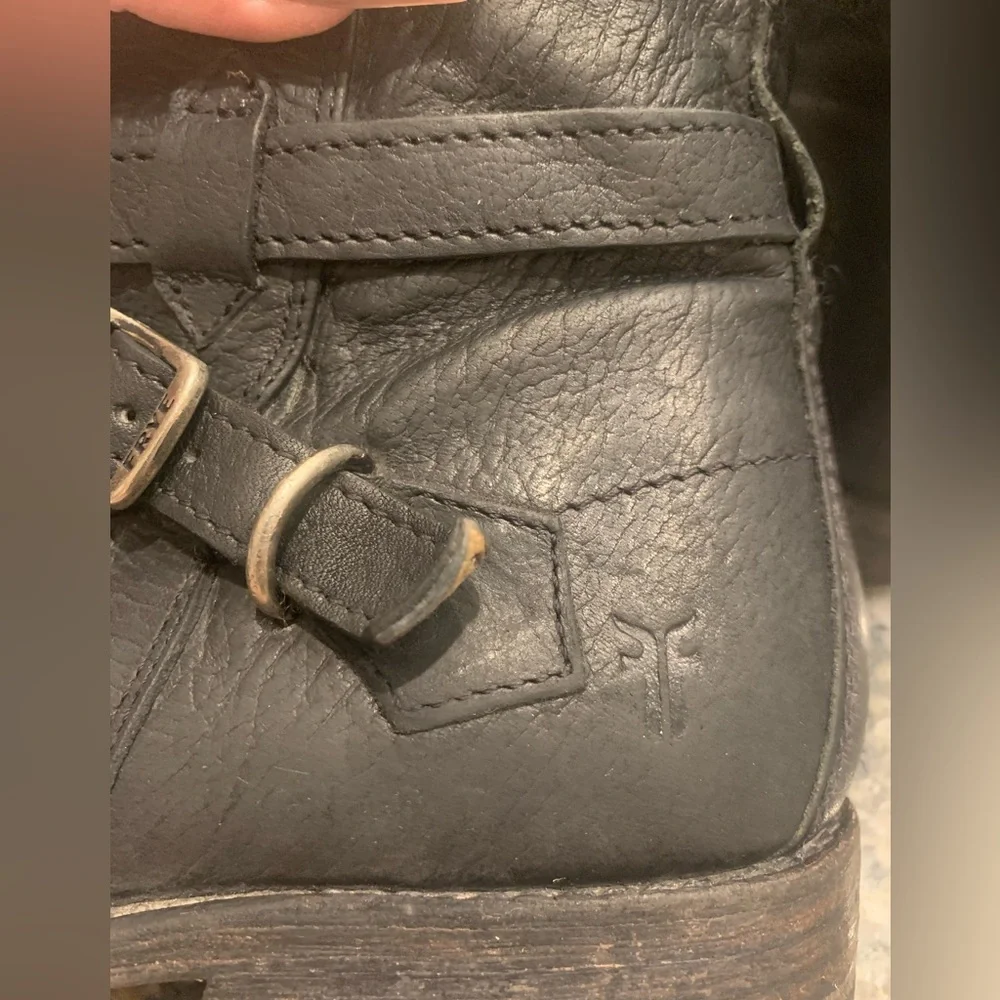 FRYE Jayden Cross Strap Black Leather Boots - Picture 8 of 10